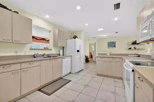422 San Marino Dr, The Villages, FL 32159 - Photo 13