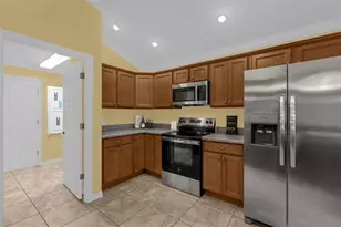 897 Folkstone Way, The Villages, FL 32162 - Photo 13