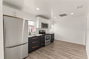 1605 E 29th Ave, Tampa, FL 33605 - Photo 9