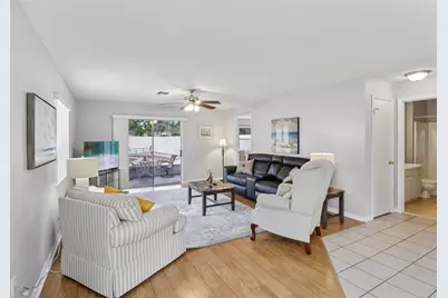 914 Mendoza Boulevard, Lady Lake, FL 32159 - Photo 7