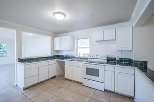 1215 Morin St, Eustis, FL 32726 - Photo 7