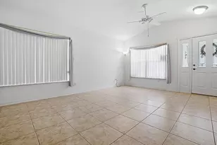 25114 Cranes Roost Cir, Leesburg, FL 34748 - Photo 3