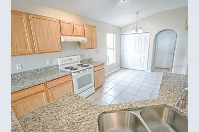 2139 Sandridge Circle, Eustis, FL 32726 - Photo 9