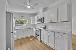 116 Cypress Rd, Wildwood, FL 34785 - Photo 13