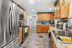919 Weeping Willow Ave, Lady Lake, FL 32159 - Photo 11