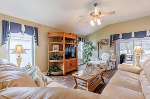 877 Winifred Way, The Villages, FL 32162 - Photo 13