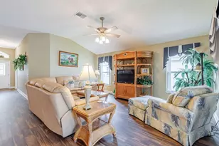 877 Winifred Way, The Villages, FL 32162 - Photo 11