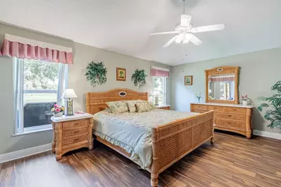877 Winifred Way, The Villages, FL 32162 - Photo 11
