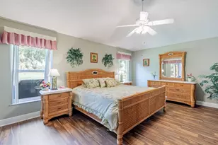 877 Winifred Way, The Villages, FL 32162 - Photo 11