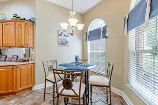 877 Winifred Way, The Villages, FL 32162 - Photo 5