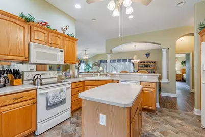 877 Winifred Way, The Villages, FL 32162 - Photo 5