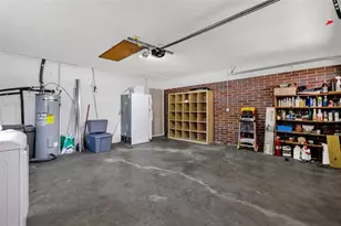 35505 Crescent Dr, Fruitland Park, FL 34731 - Photo 17