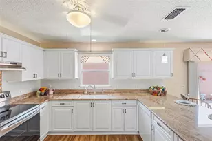 867 Oviedo Rd, Lady Lake, FL 32159 - Photo 5