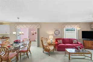 867 Oviedo Rd, Lady Lake, FL 32159 - Photo 9