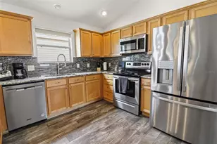 2264 Wayland St, The Villages, FL 32162 - Photo 5
