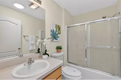 9192 SE 171st Drayton Place, The Villages, FL 32162 - Photo 17