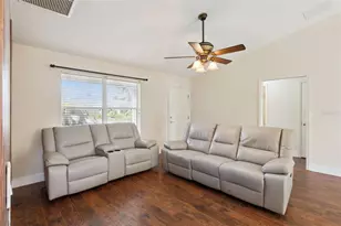 1575 Hollyberry Pl, The Villages, FL 32162 - Photo 15