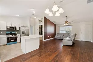 1575 Hollyberry Pl, The Villages, FL 32162 - Photo 15