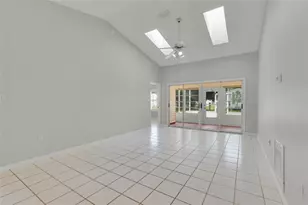 701 Glen Oaks Dr, Leesburg, FL 34748 - Photo 5