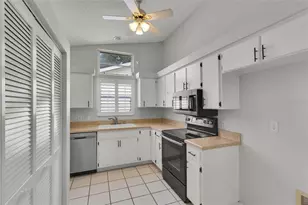 701 Glen Oaks Dr, Leesburg, FL 34748 - Photo 11