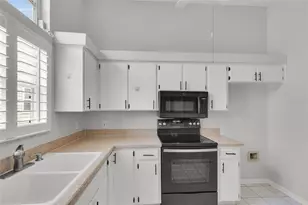701 Glen Oaks Dr, Leesburg, FL 34748 - Photo 15