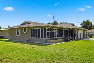 1381 Cr 446A, Lake Panasoffkee, FL 33538 - Photo 7