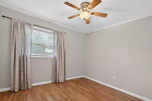 27638 Lisa Dr, Tavares, FL 32778 - Photo 25