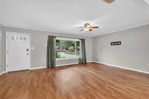 27638 Lisa Dr, Tavares, FL 32778 - Photo 5