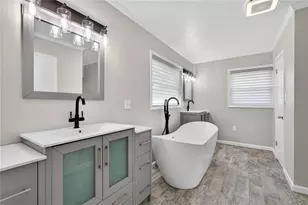 27638 Lisa Dr, Tavares, FL 32778 - Photo 23