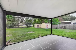 27638 Lisa Dr, Tavares, FL 32778 - Photo 37