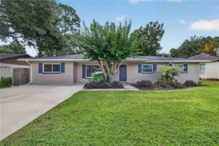 27638 Lisa Dr, Tavares, FL 32778 - Photo 1