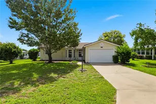 25110 Bellevue, Leesburg, FL 34748 - Photo 1