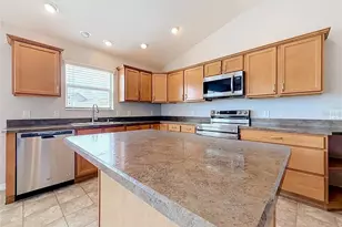 2565 Lindewood St, The Villages, FL 32163 - Photo 11
