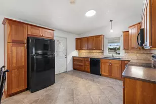 1534 Hillcrest Dr, The Villages, FL 32159 - Photo 7