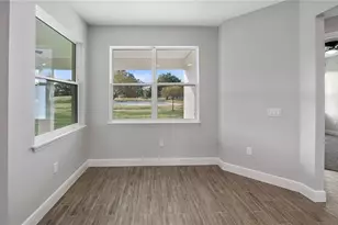 577 Dowling Cir, Lady Lake, FL 32159 - Photo 5