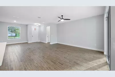 577 Dowling Circle, Lady Lake, FL 32159 - Photo 13