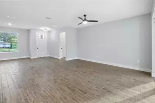 577 Dowling Cir, Lady Lake, FL 32159 - Photo 13