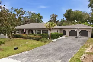 112 E Gardenia St, Howey in the Hills, FL 34737 - Photo 1