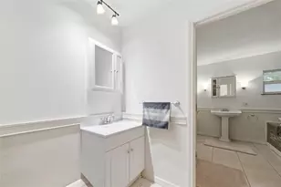 112 E Gardenia St, Howey in the Hills, FL 34737 - Photo 21