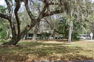 101 Oak Blvd, Wildwood, FL 34785 - Photo 1