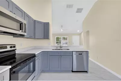 2717 Savannah Drive, Leesburg, FL 34748 - Photo 9