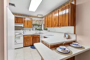 1214 W Crooked Lake Pl, Eustis, FL 32726 - Photo 13