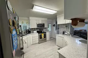 21 S Bobwhite Rd, Wildwood, FL 34785 - Photo 5