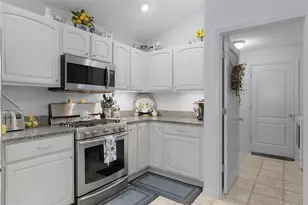16840 SE 85th Sapelo Ct, The Villages, FL 32162 - Photo 11