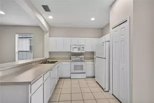 1005 St Ives Ct, Mount Dora, FL 32757 - Photo 11