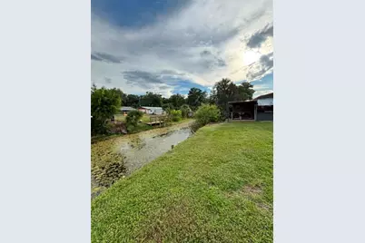 919 Cr 482D, Lake Panasoffkee, FL 33538 - Photo 3