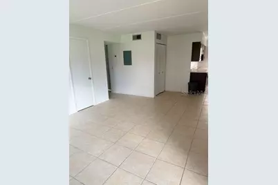 1100 E Caroline Street #119, Tavares, FL 32778 - Photo 3