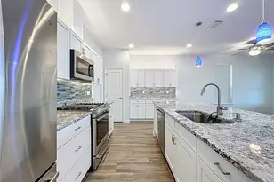 537 Narrow Vw Ln, Groveland, FL 34736 - Photo 17