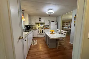 6733 Kensington Dr NE, Winter Haven, FL 33881 - Photo 9