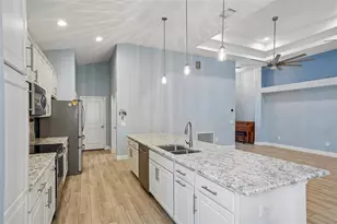 10339 Addison Shr Wy, Oxford, FL 34484 - Photo 13